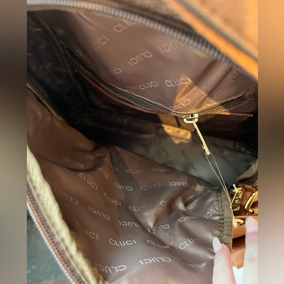 Brown high quality leather backpack/purse - Picture 5 of 10